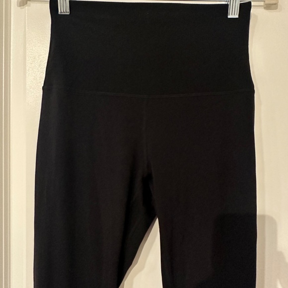 Simple Black LuluLemon Leggings - Picture 2 of 7